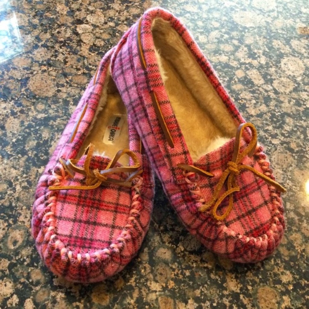 MINNETONKA MOCCASIN PERFECT SHAPE